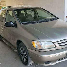 Toyota Sienna 2002