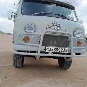 UAZ 452 2000