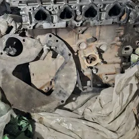 Nissan urvan mator 2.4