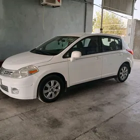 Nissan Versa 2012