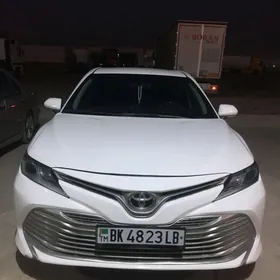 Toyota Camry 2018