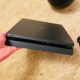 PlayStation 4 Slim