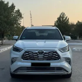 Toyota Highlander 2022