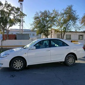 Toyota Camry 2004