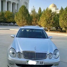 Mercedes-Benz E350 2005