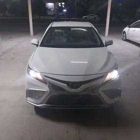 Toyota Camry 2021