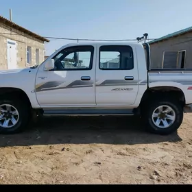 Toyota Hilux 2003