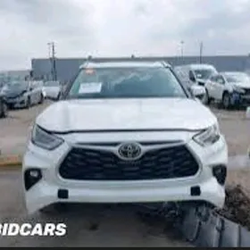 Toyota Highlander 2021