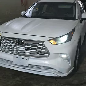 Toyota Highlander 2022