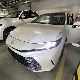 Toyota Camry 2025