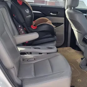 Toyota Highlander 2016