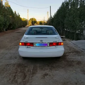 Toyota Camry 2001