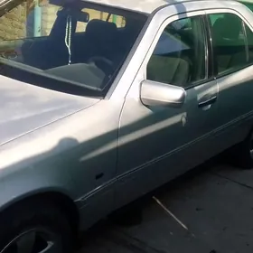 Mercedes-Benz 190E 1995