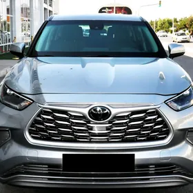 Toyota Highlander 2021
