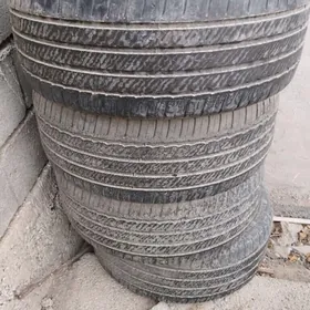 Michelin pakrişka 235/40/19