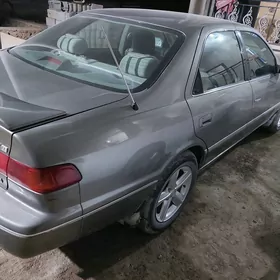Toyota Camry 2001