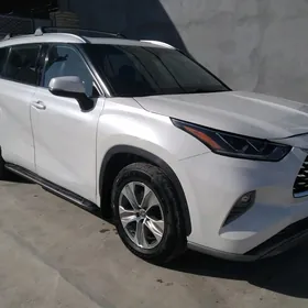 Toyota Highlander 2021