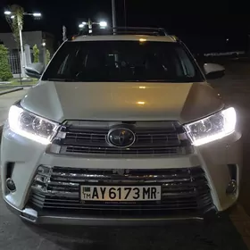 Toyota Highlander 2019