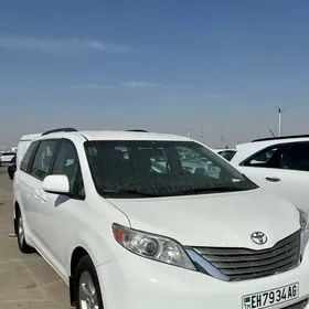 Toyota Sienna 2016