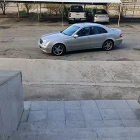 Mercedes-Benz E320 2002