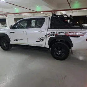 Toyota Hilux 2024