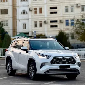 Toyota Highlander 2023