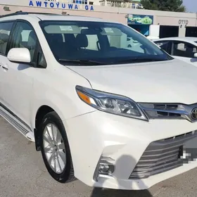 Toyota Sienna 2019