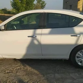 Nissan Versa 2019