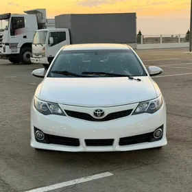 Toyota Camry 2014