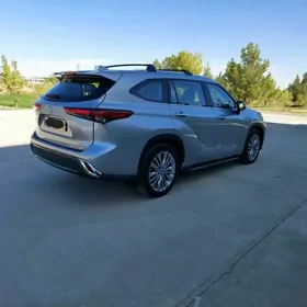 Toyota Highlander 2021