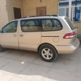 Toyota Sienna 2002