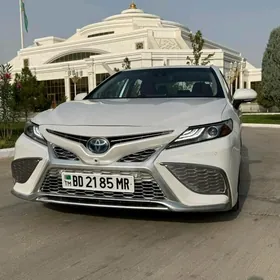 Toyota Camry 2021