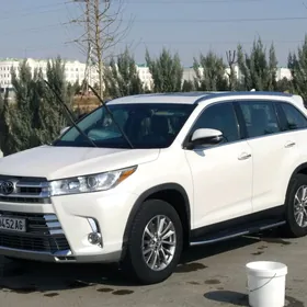 Toyota Highlander 2019