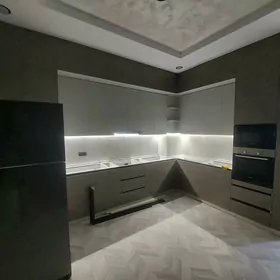 Kuhny garnitur mebel