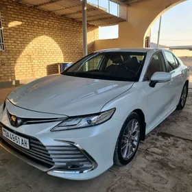 Toyota Camry 2021