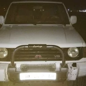 Mitsubishi Pajero 1993