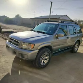 Nissan Pathfinder 2000