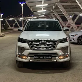 Toyota Fortuner 2025
