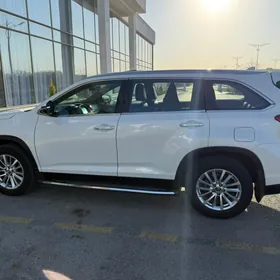 Toyota Highlander 2019