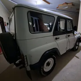 UAZ 469 2000