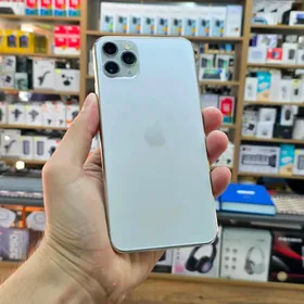 IPHONE 11 PRO MAX 75%