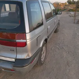 Mitsubishi Chariot 1998