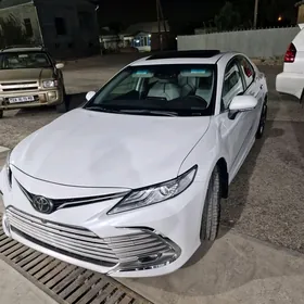 Toyota Camry 2024