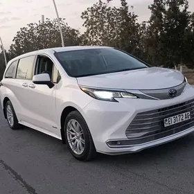 Toyota Sienna 2021