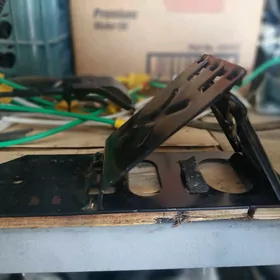 Podnoska подножка