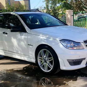 Mercedes-Benz C300 2012