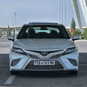 Toyota Camry 2019