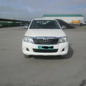 Toyota Hilux 2013