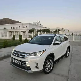 Toyota Highlander 2019