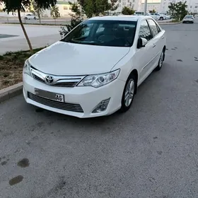 Toyota Camry 2014